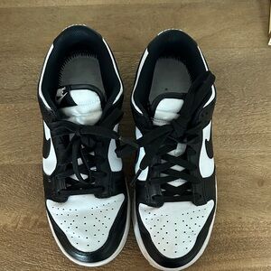 Nike Women's Black and White Sneakers